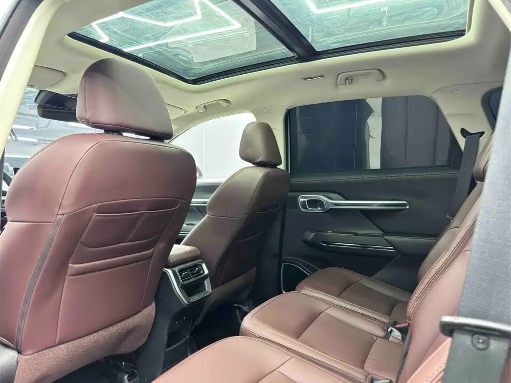 Haoyue 1.8 TD DCT Luxury 7-seat
