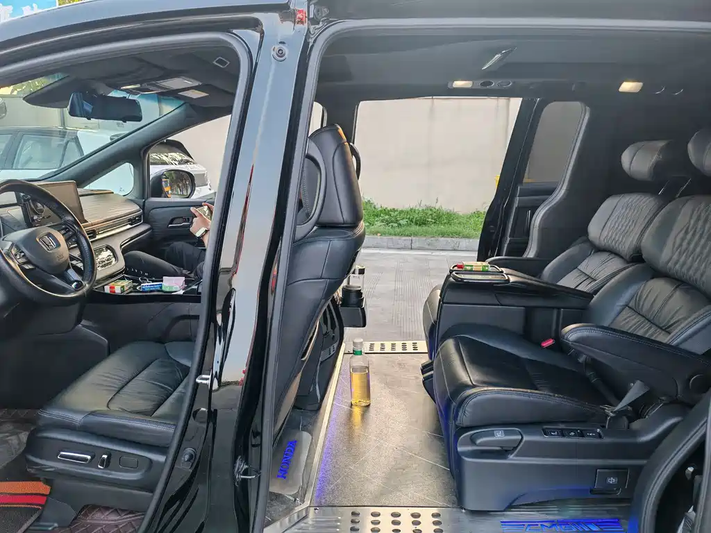 Elysion 2.0 L e:HEV Luxury