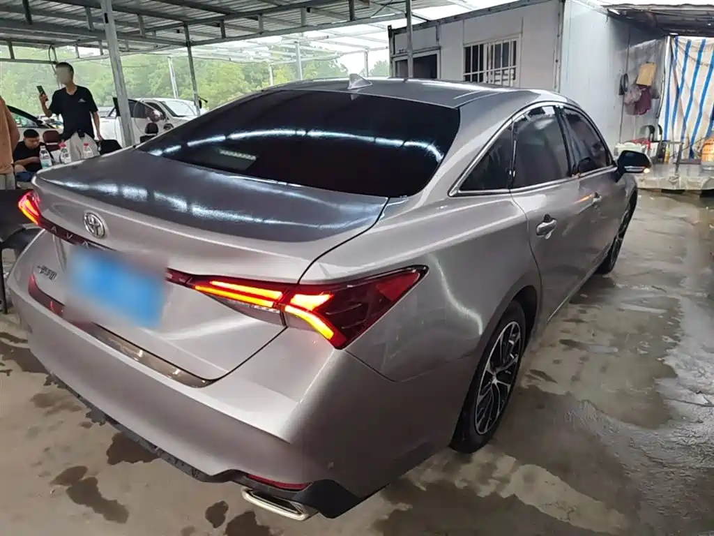 Avalon 2.0 L Select