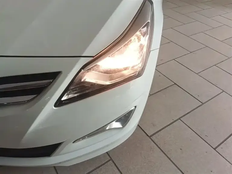 Hyundai Accent 1.4 L Auto Intelligent GLS