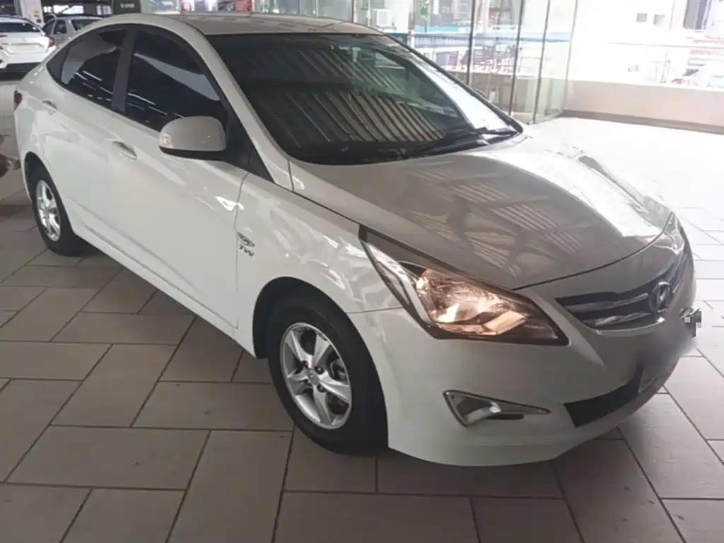 Accent 1.4 L Auto Intelligent GLS