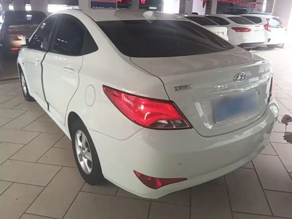 Accent 1.4 L Auto Intelligent GLS
