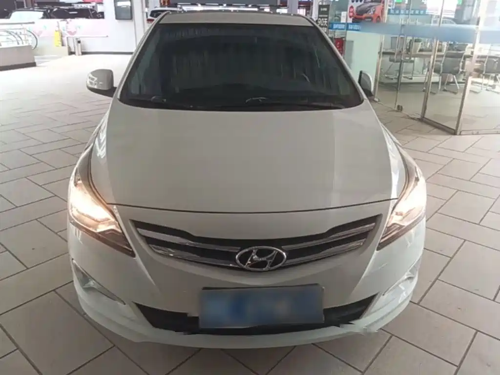 Accent 1.4 L Auto Intelligent GLS