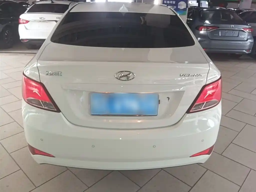 Accent 1.4 L Auto Intelligent GLS