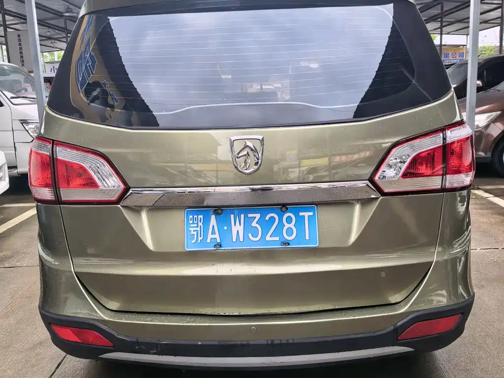 Baojun 730 宝骏730 2014款 1.5 L 手动标准型 5座