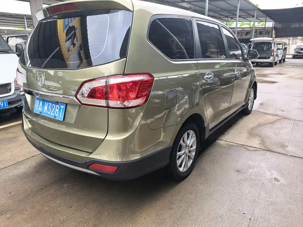 Baojun 730 宝骏730 2014款 1.5 L 手动标准型 5座
