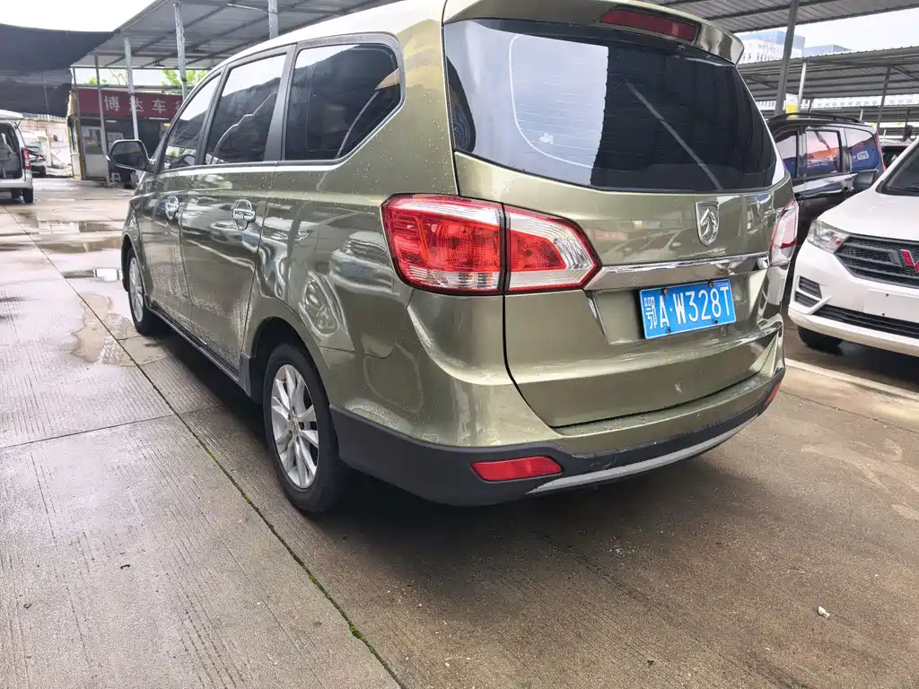 Baojun 730 宝骏730 2014款 1.5 L 手动标准型 5座