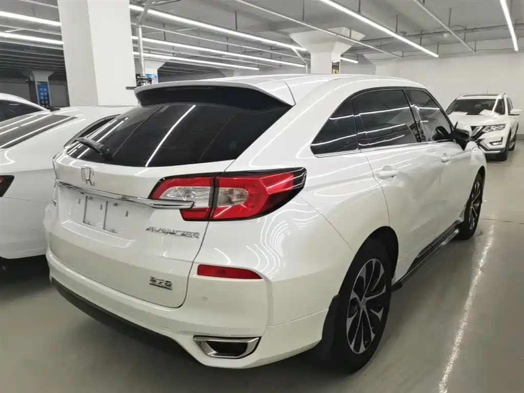 Avancier 240 TURBO 2 WD Premium