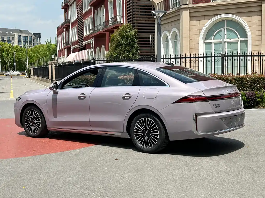 Roewe M7 DMH 160 km Premium Enjoyment