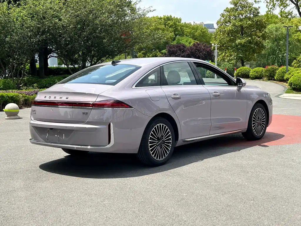 Roewe M7 DMH 160 km Premium Enjoyment