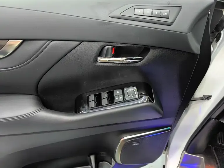 Lexus LM 300 h 7-seat Elegant