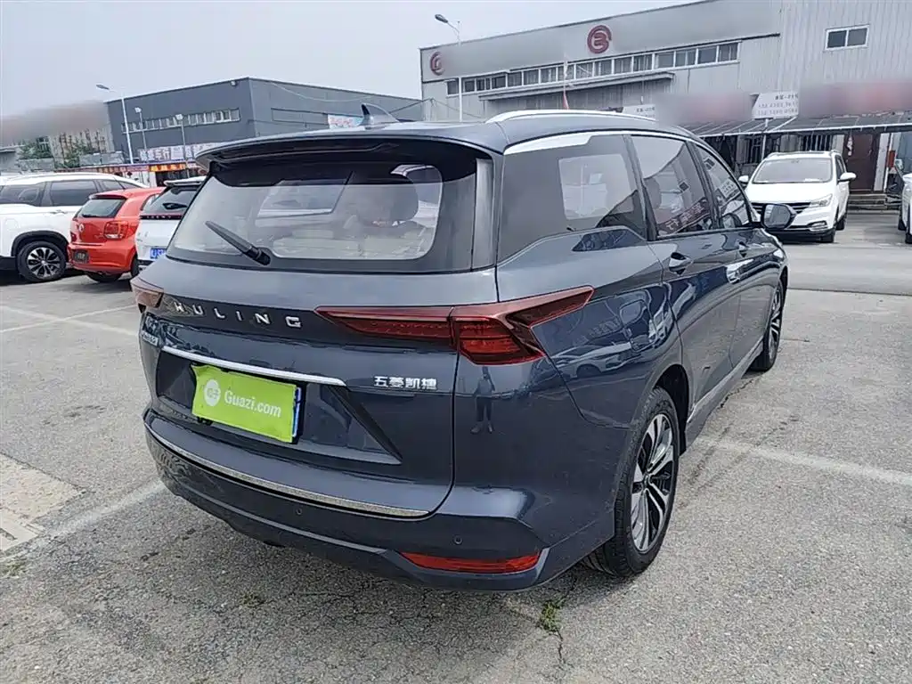 Wuling Victory 280 T 1.5 T CVT Flagship
