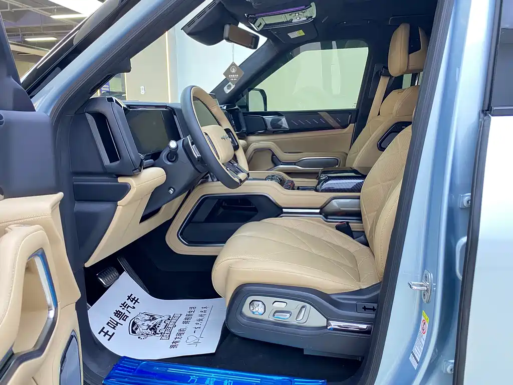 Leopard 8 Brave Flagship 6-seat