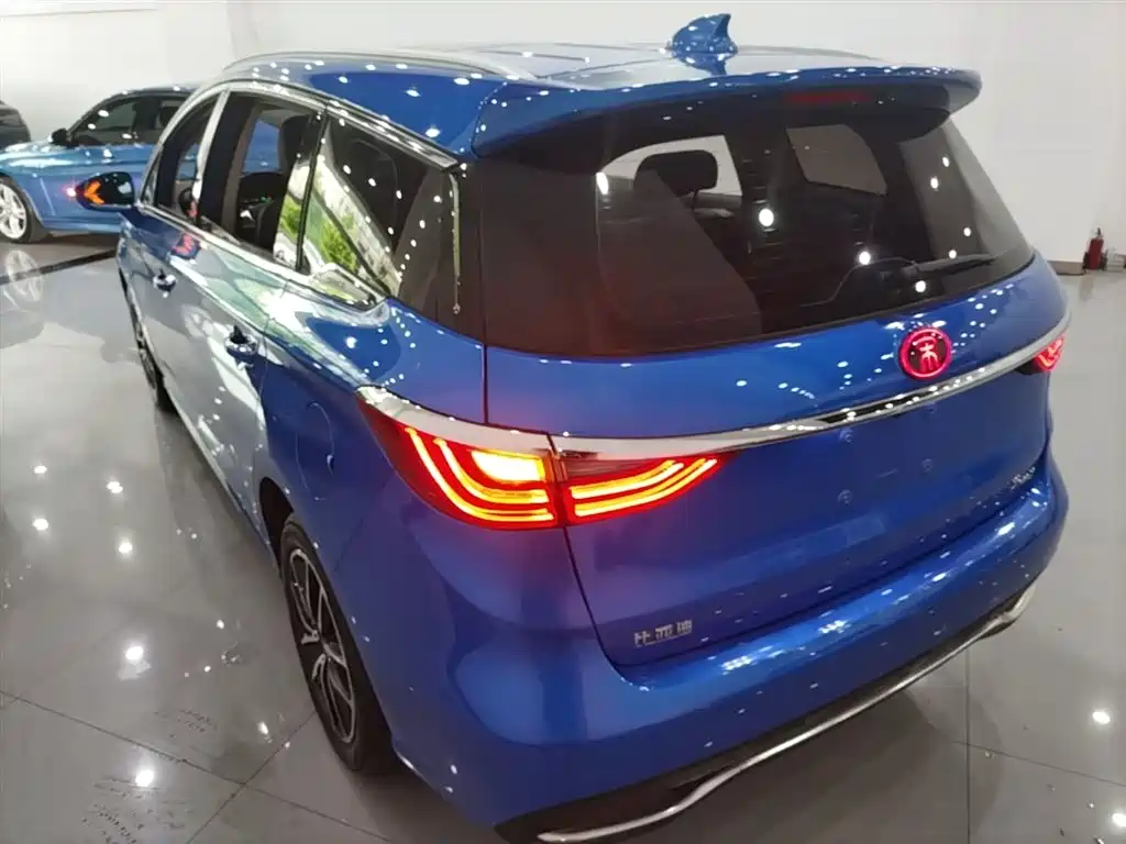 Song MAX 1.5 T Auto Connected Elite 7-seat