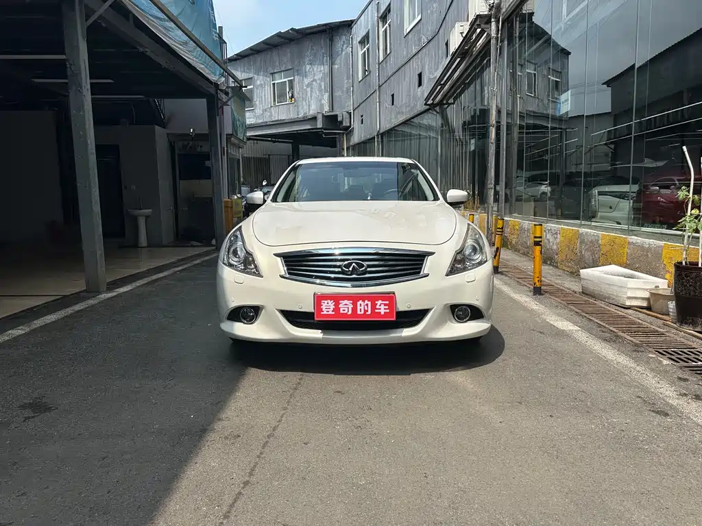 Infiniti G Series G25 Sedan Luxury Sport