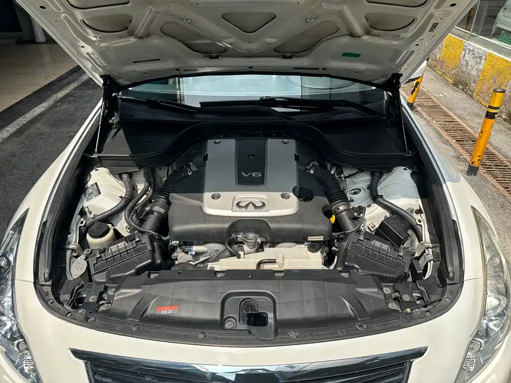 Infiniti G Series G25 Sedan Luxury Sport