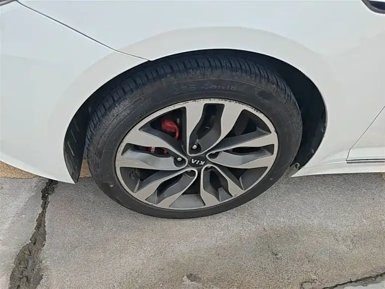 Kia K5 2.0 L Auto Luxury