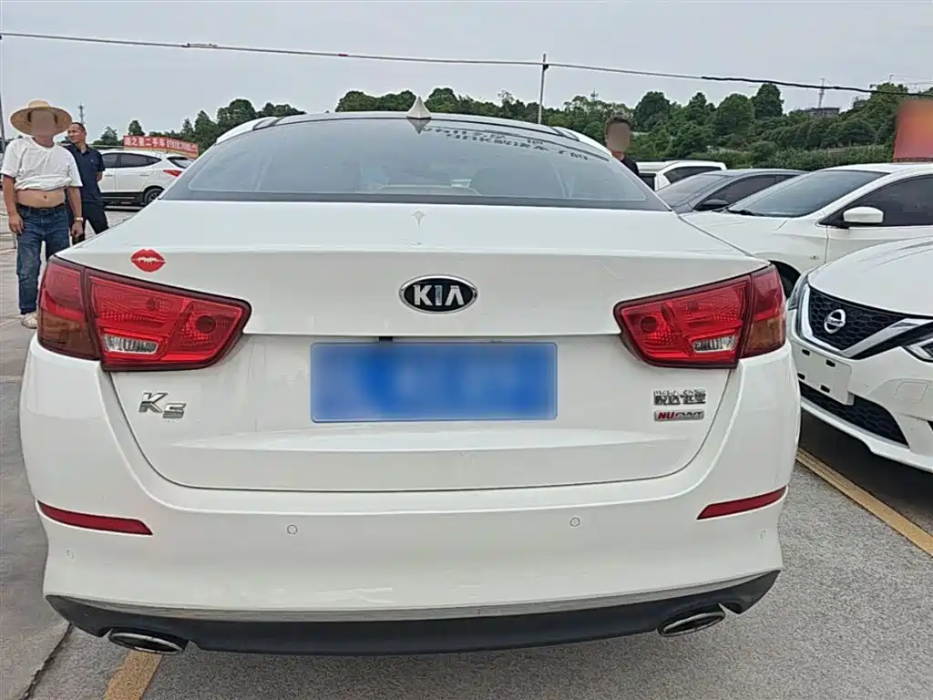 Kia K5 2.0 L Auto Luxury