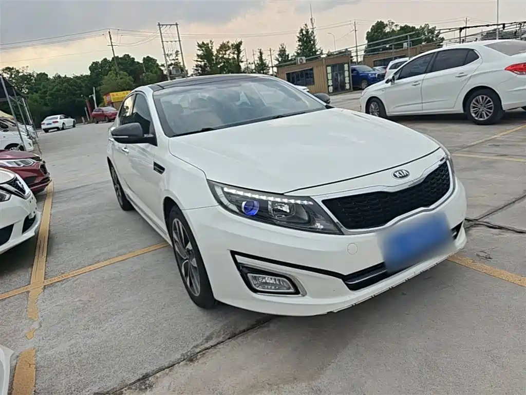 Kia K5 2.0 L Auto Luxury