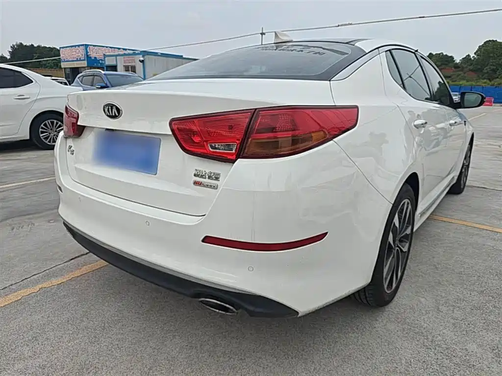 Kia K5 2.0 L Auto Luxury