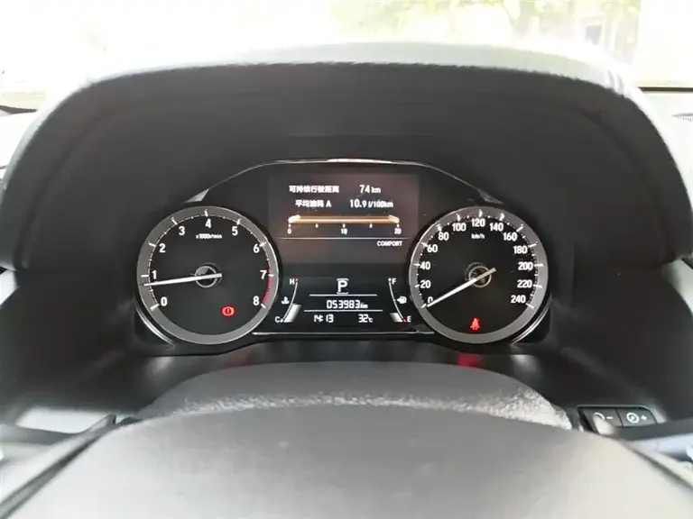 Honda UR-V 370 TURBO 2 WD Graceful