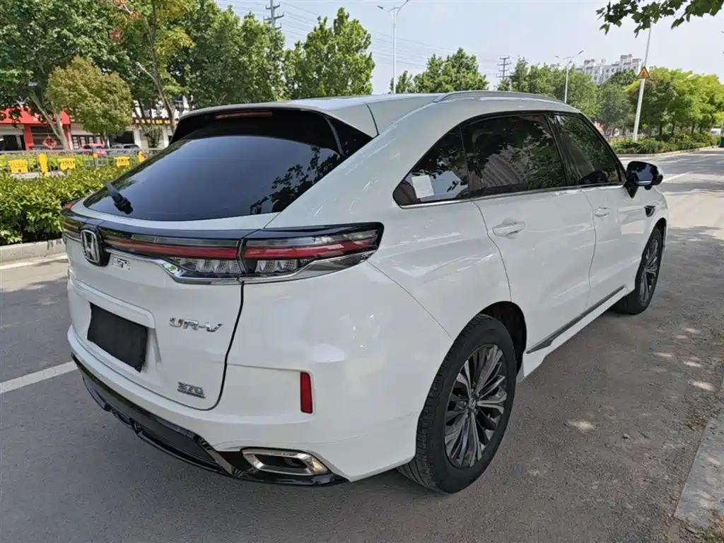 Honda UR-V 370 TURBO 2 WD Graceful
