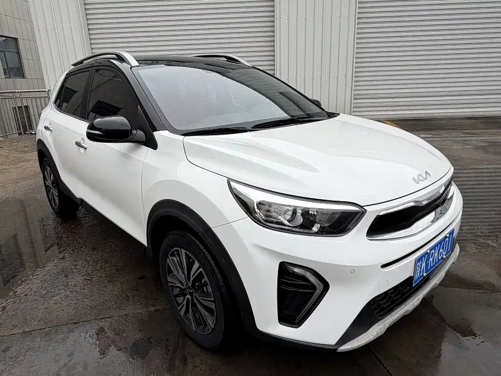 Stonic 1.4 L CVT Sunroof