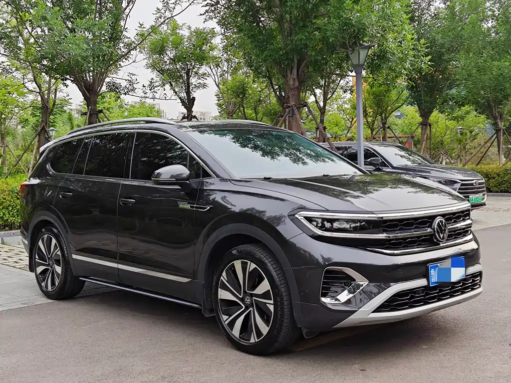 Talagon 380 TSI 4 WD Flagship Victory Realm 7-seat