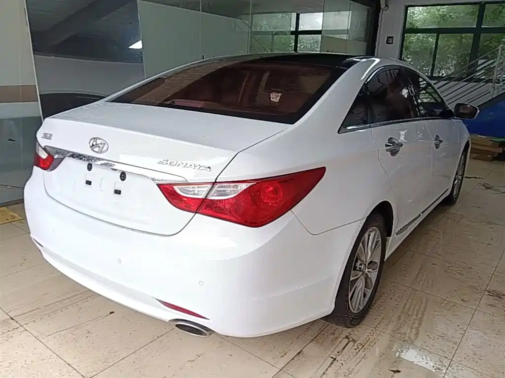 Sonata 2.0 L Auto Luxury