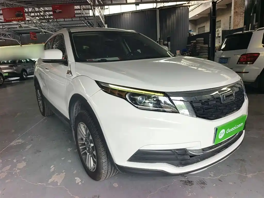 Qoros 5 1.6 T Auto Smart Connected (AliOS) Distinguished