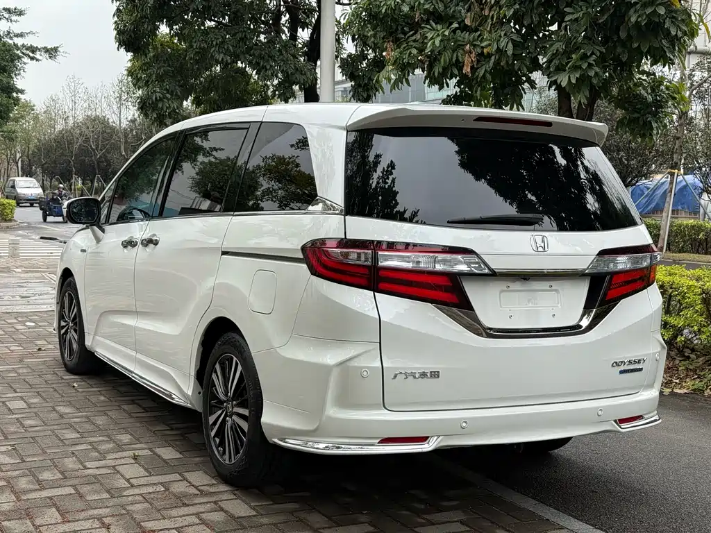 Odyssey 2.0 L Sharp· Supreme Premium