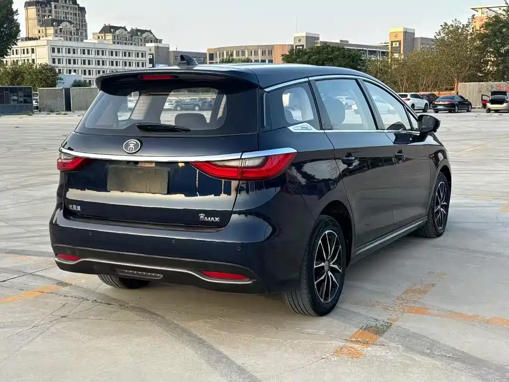 Song MAX 1.5 T Auto Connected Elite 7-seat