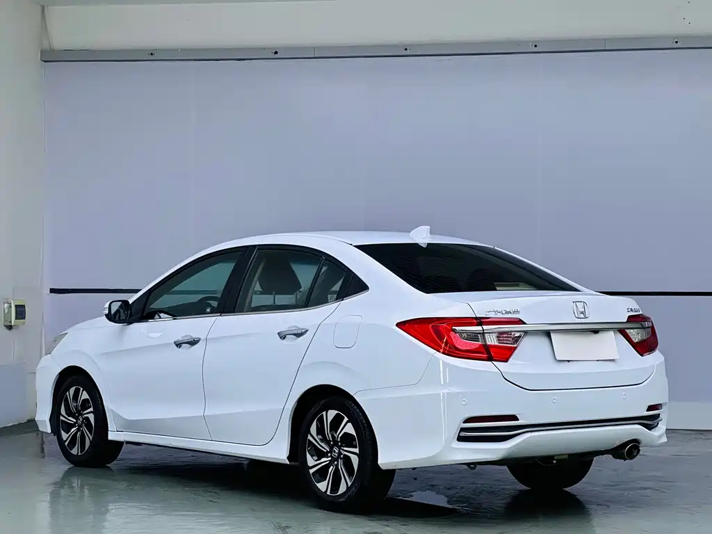Crider 1.8 L CVT Comfort