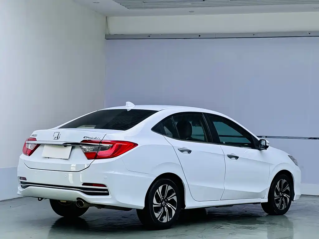 Crider 1.8 L CVT Comfort