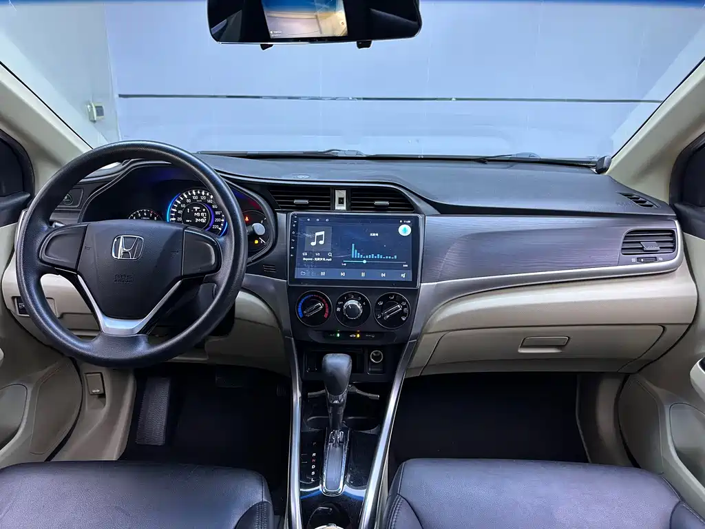 Crider 1.8 L CVT Comfort