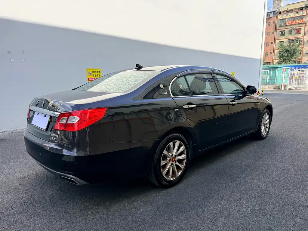 Hongqi H7 2.0 T Luxury