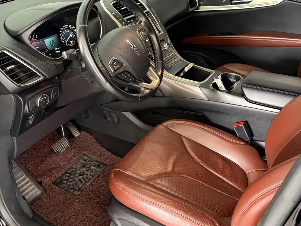 Lincoln MKX 2.7 T 4 WD Honor Shine