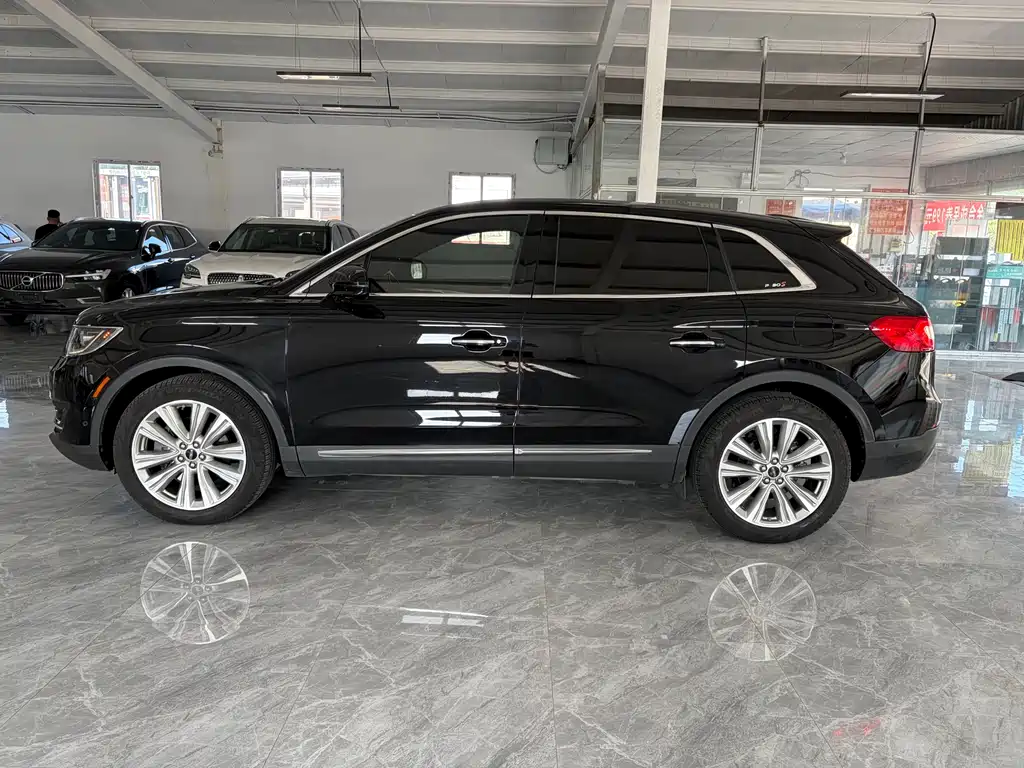 Lincoln MKX 2.7 T 4 WD Honor Shine