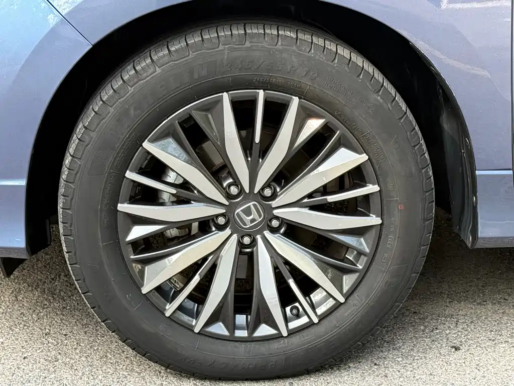 Avancier 370 TURBO 4 WD Premium