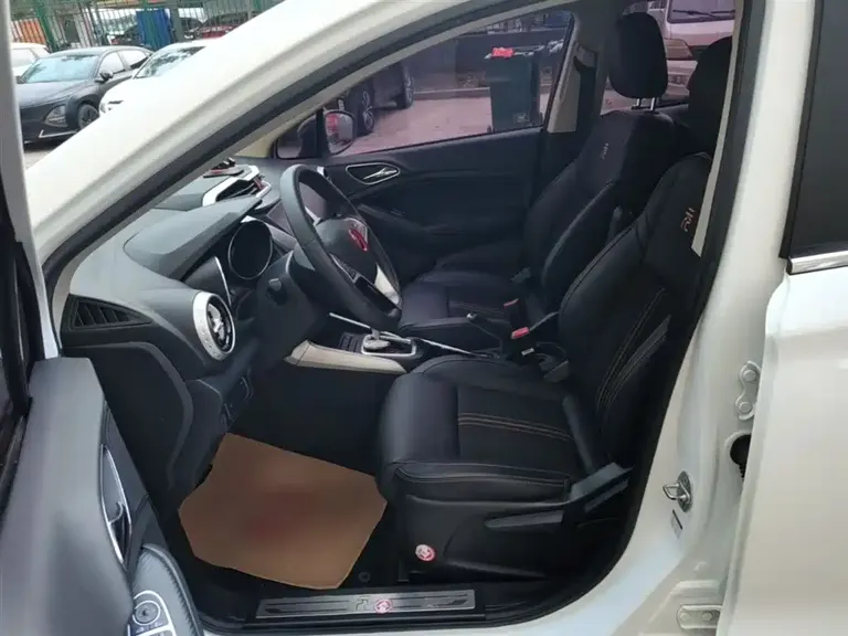 BYD Yuan 1.5 L Auto Cool Dazzle Connected