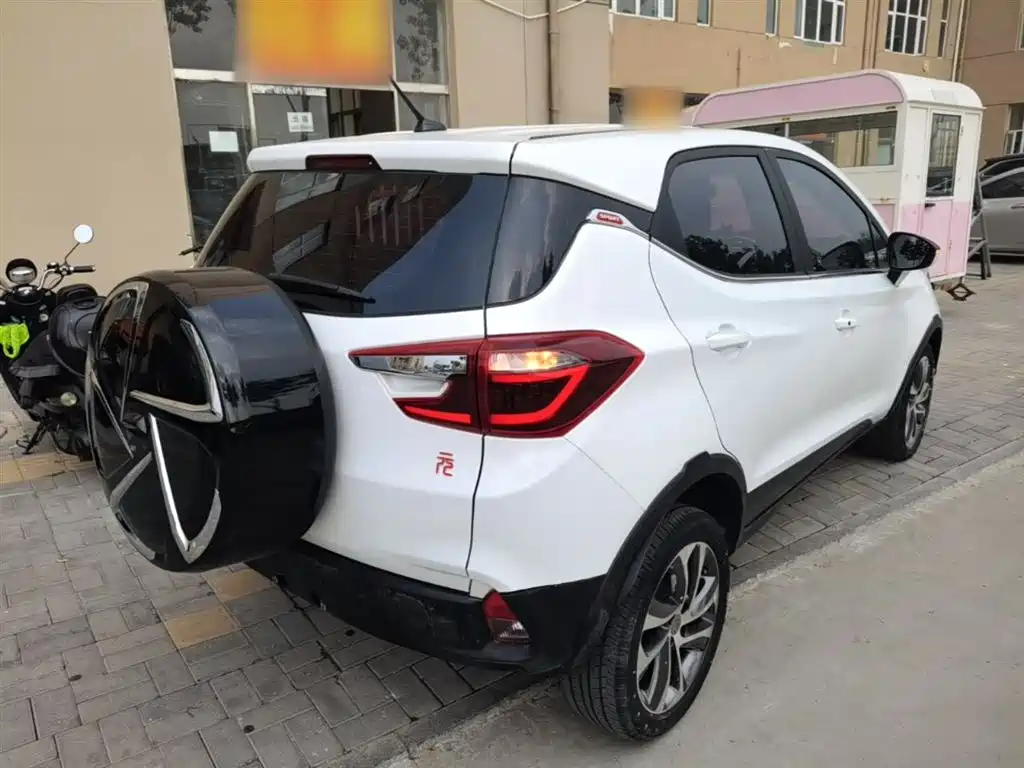 Yuan 1.5 L Auto Cool Dazzle Connected
