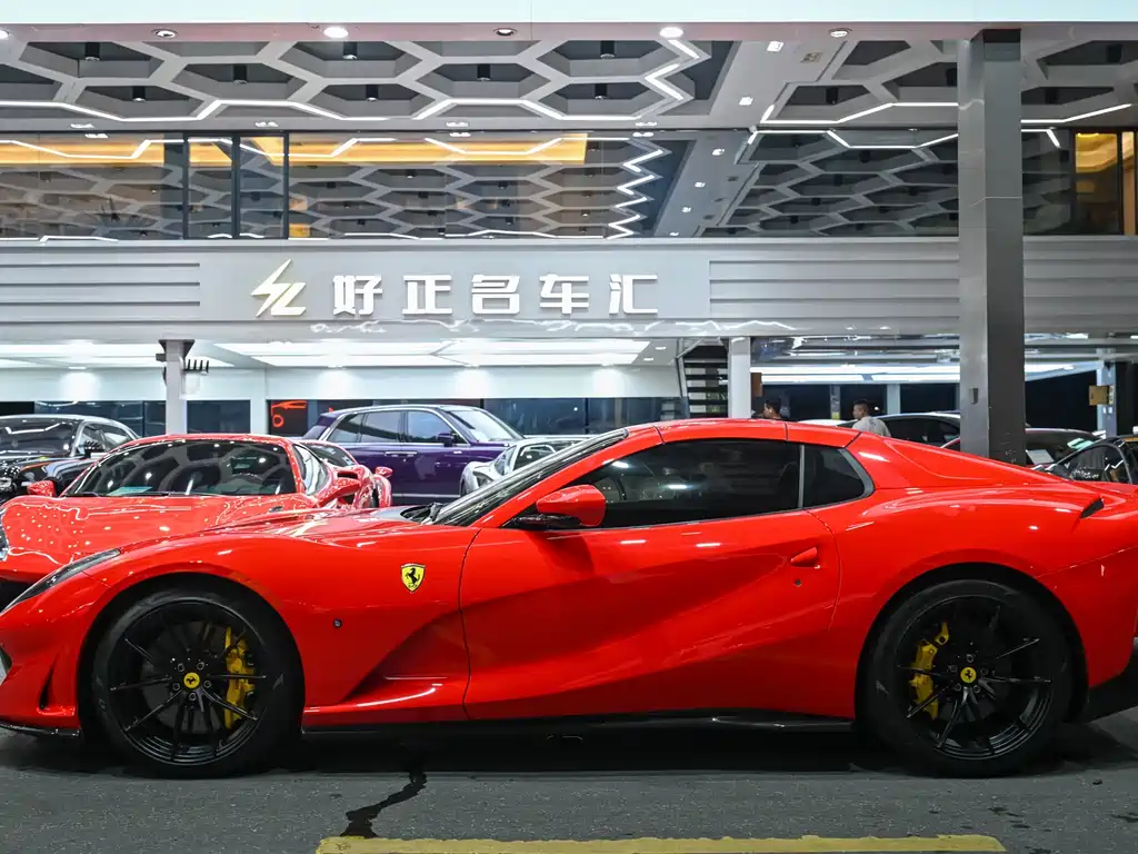 Ferrari 812 6.5 L GTS