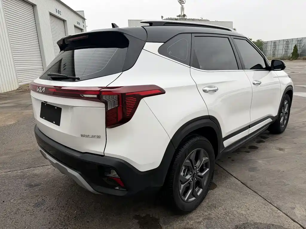 Seltos 1.5 L CVT Luxury