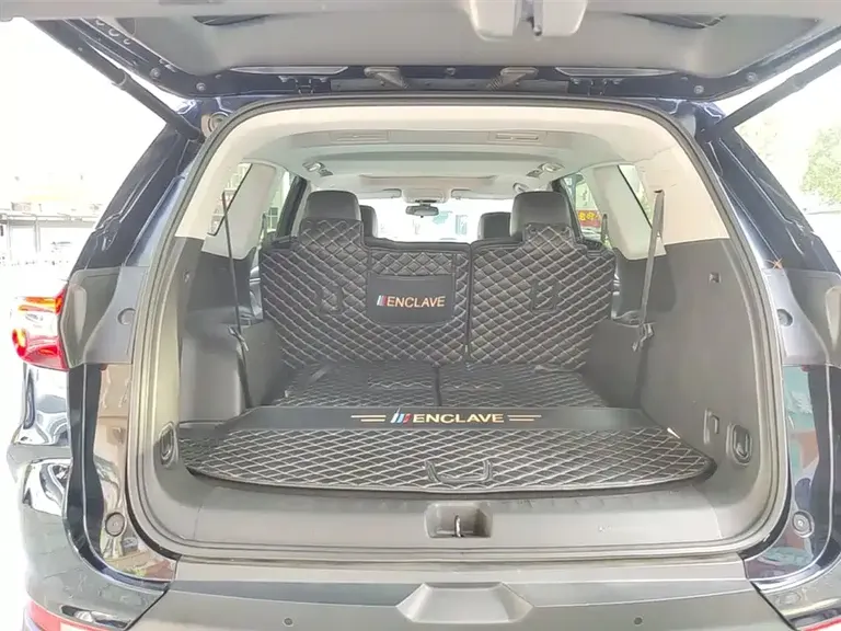 Buick Enclave 28 T 2 WD Battle Flag