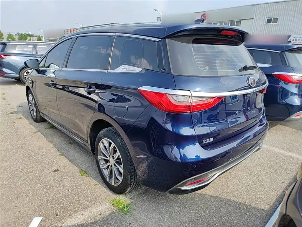Song MAX 宋MAX 2019款 1.5 T 自动智联睿逸型 6座 国V