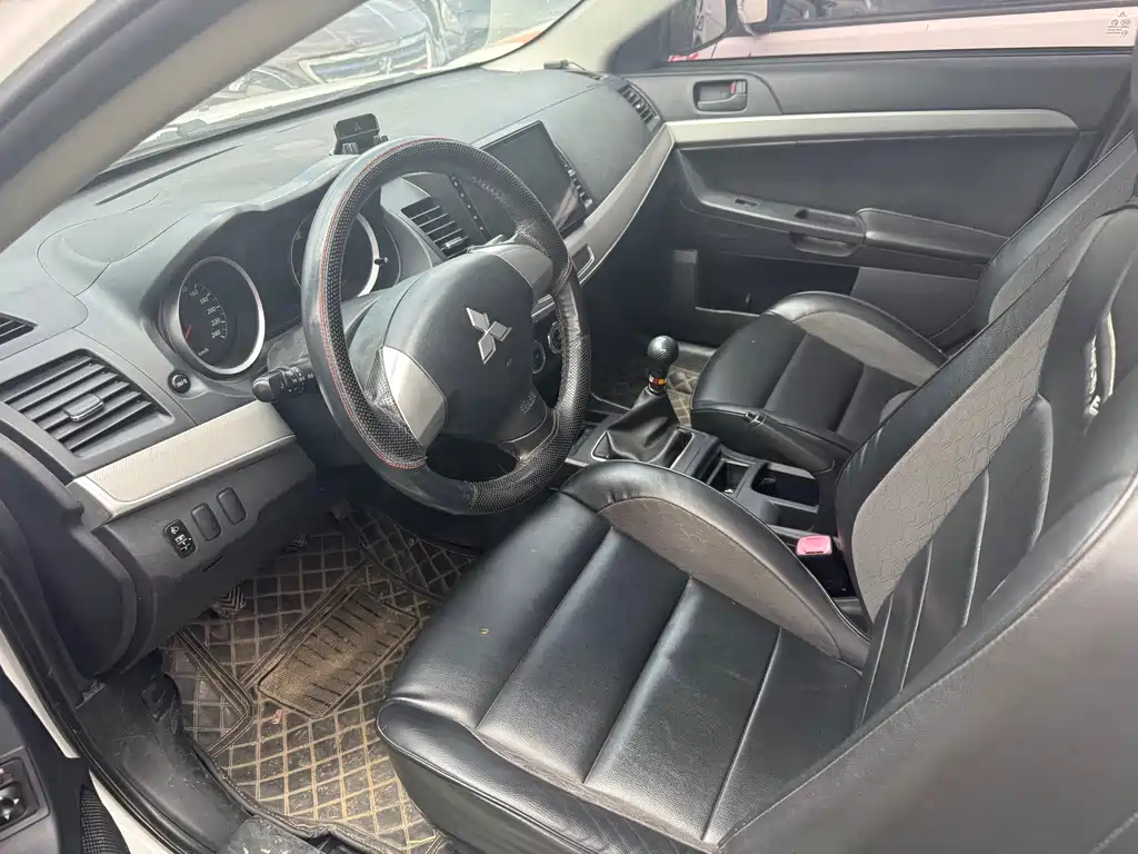 Lancer EX 翼神 2013款 风尚版 1.6 L 手动经典型