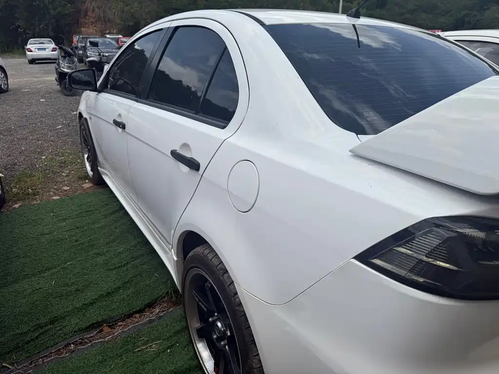 Lancer EX 翼神 2013款 风尚版 1.6 L 手动经典型