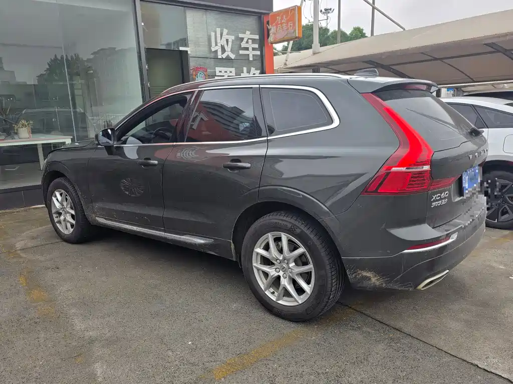Volvo XC60 T5 4 WD Smart Ease Luxury