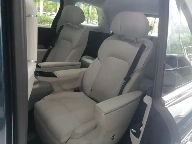 Voyah Dreamer PHEV 4 WD Flagship Kunpeng