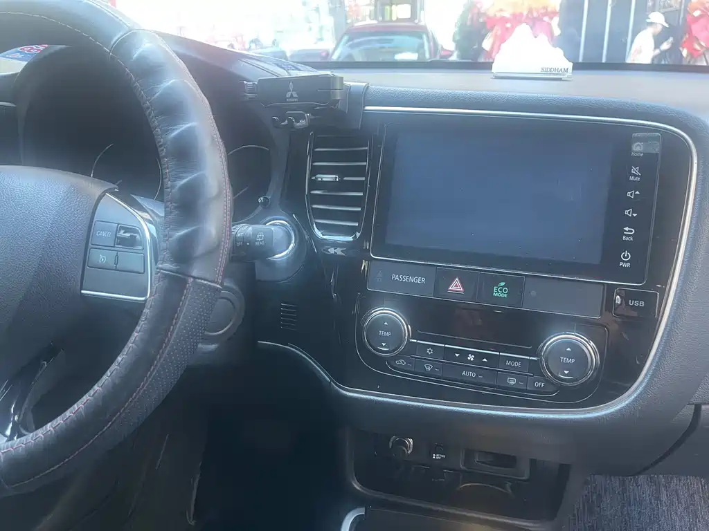 Outlander 2.4 L 4 WD Elite 5-seat